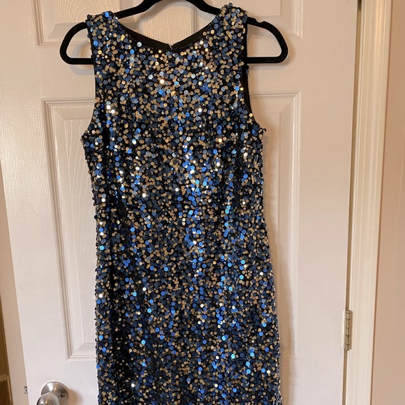 JS Boutique Dresses & Skirts - 🔵⚪️ Sequence Shift Dress